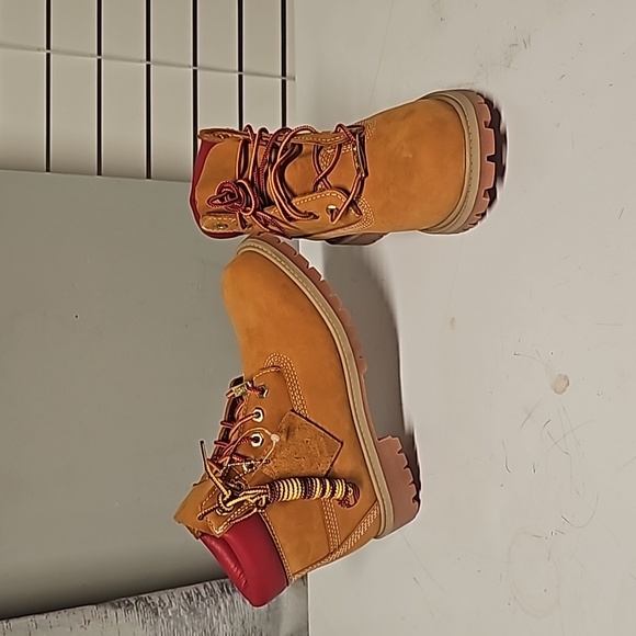 Timberland boots - Picture 1 of 2